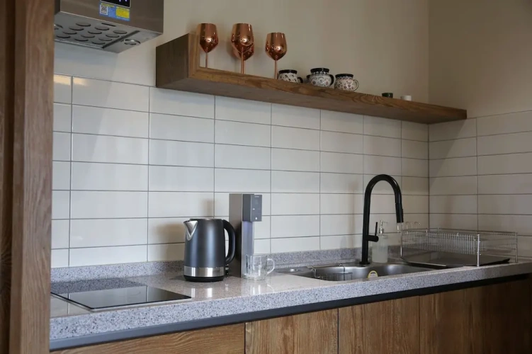 1 Bedroom Superior Double Basement room