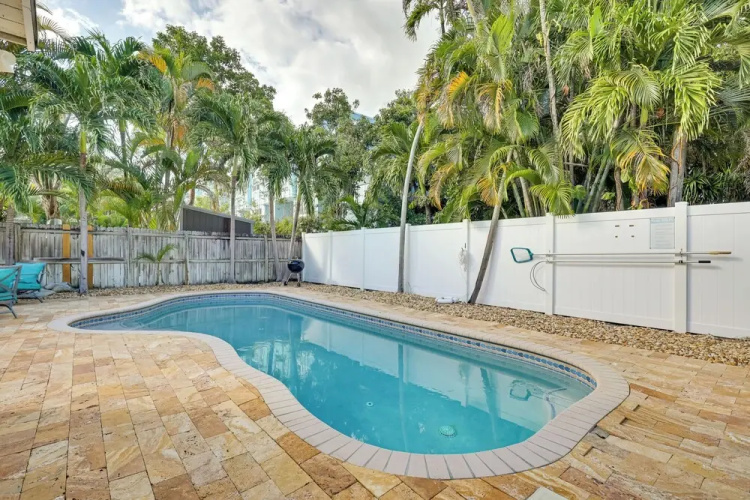 Shared Pool & Backyard: Small & Cozy Guest House