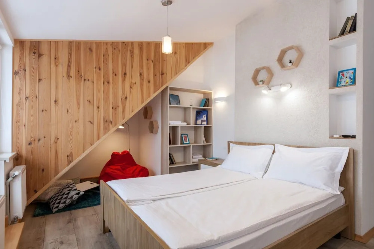 7 Apartments