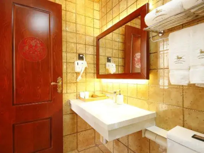 Hanxing Hotel (Jiaohe Station)