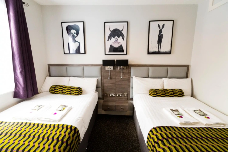 Standard Twin room