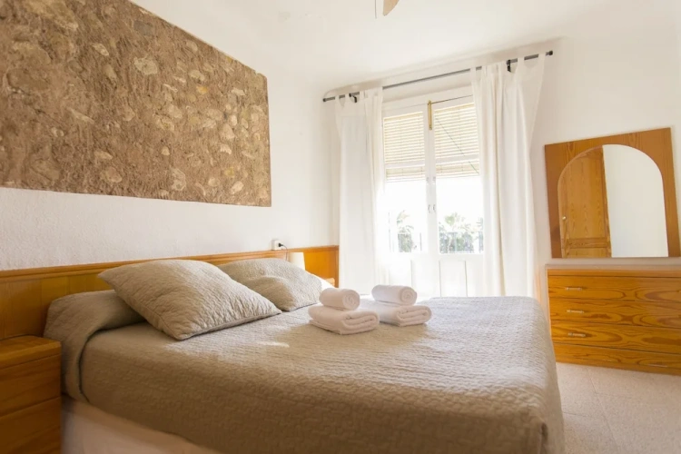 2 Bedrooms Apartment with balcony and with sea view