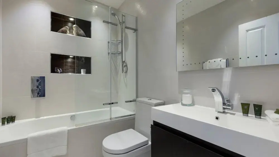 Beautiful 2BR flat right by Clapham Common