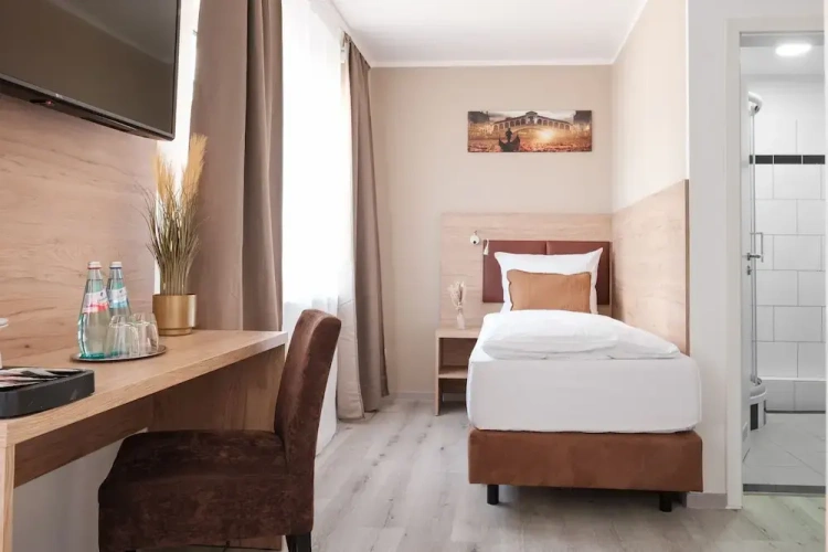 Deluxe Single room