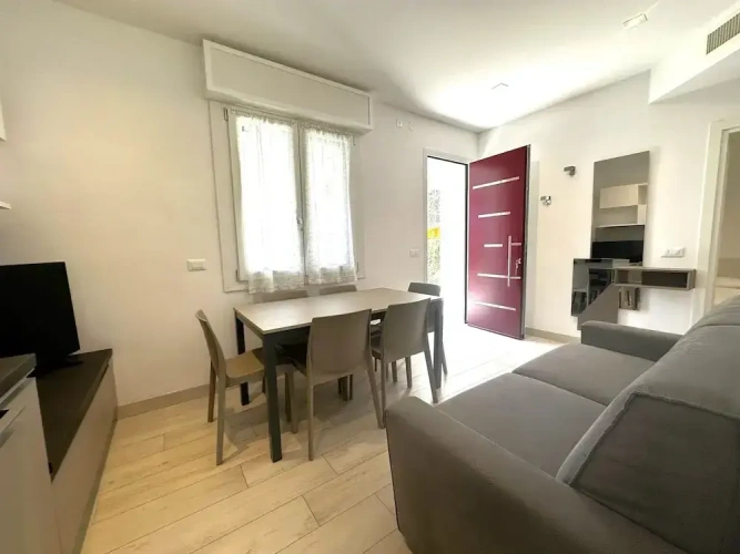 3 Bedrooms Apartment with garden view
