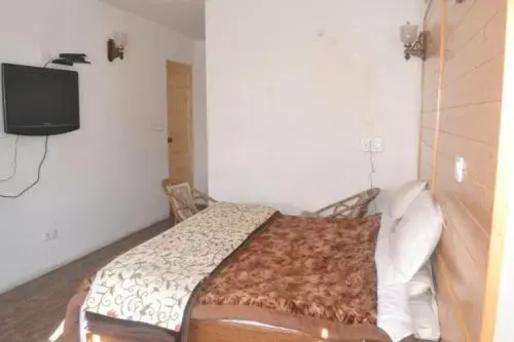 Hotel Fifth Season - Pahalgam