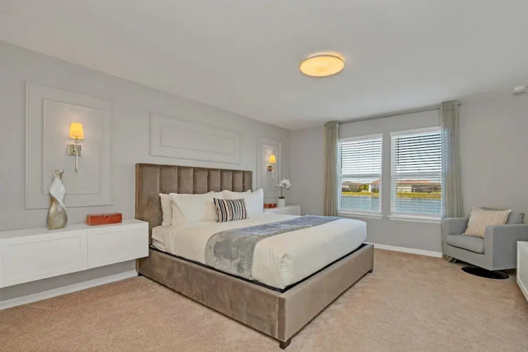 7561 Oak Spring Lane