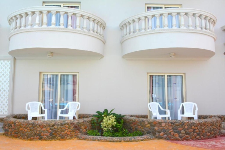 Standard Double room with garden view