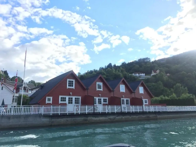 2 Bedrooms Cottage