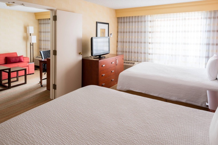 2 Bedrooms Quadruple Suite