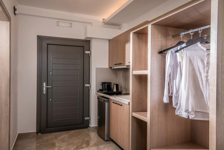 Ebenus Suites by Checkin