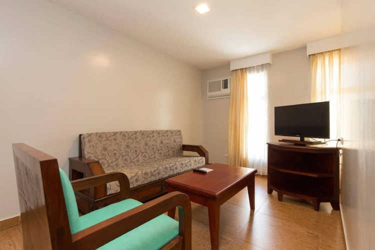 MJ Hotel & Suites