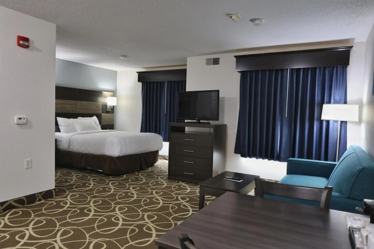 MainStay Suites Madison Airport