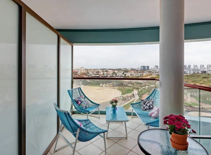 Beach Front Stylish Hugh 2DBR