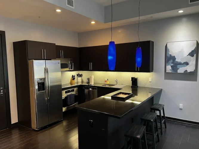 2 Bedrooms Luxury Apartment with city view