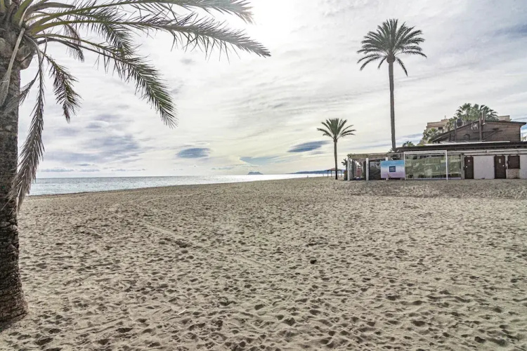 Eb4a - Frontline Beach City Apartment