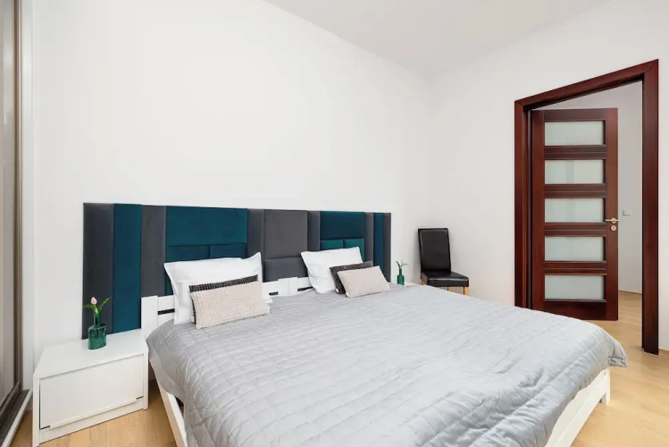 Apartment With Pool by Renters Prestige