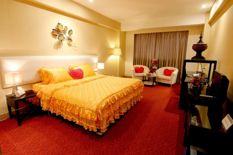 Central Hotel Yangon