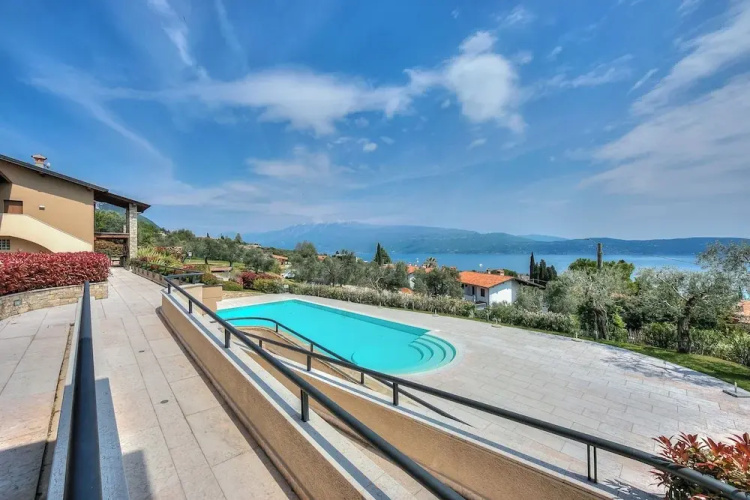Borgo Belvedere-lake View & Shared Pool