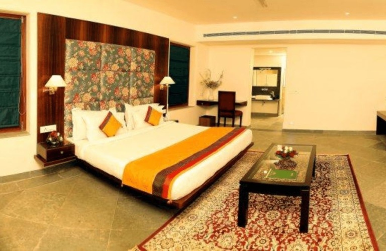 Heritage Royal Family Suite