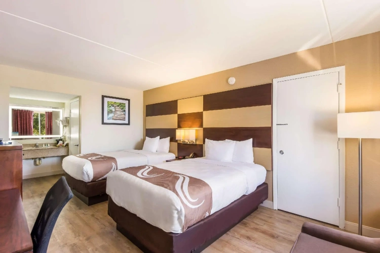 Deluxe Quadruple room