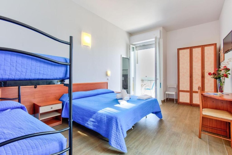 Standard Quadruple room