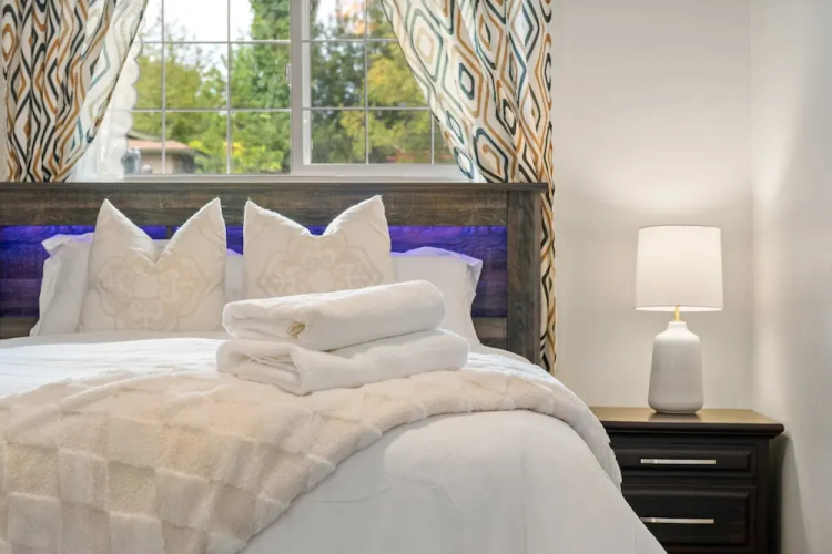 NEW Near Golf Yoga Classes Private Suite Wine