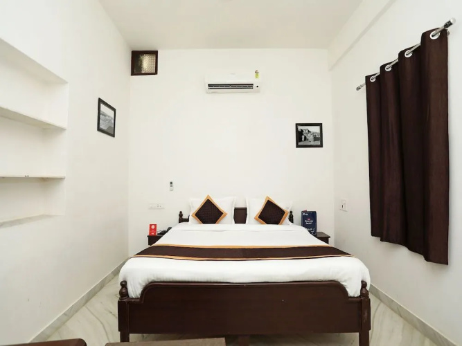OYO 9470 The Grace Inn