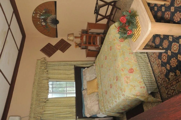 Mokos Bed & Breakfast