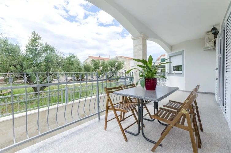 Apartment with balcony