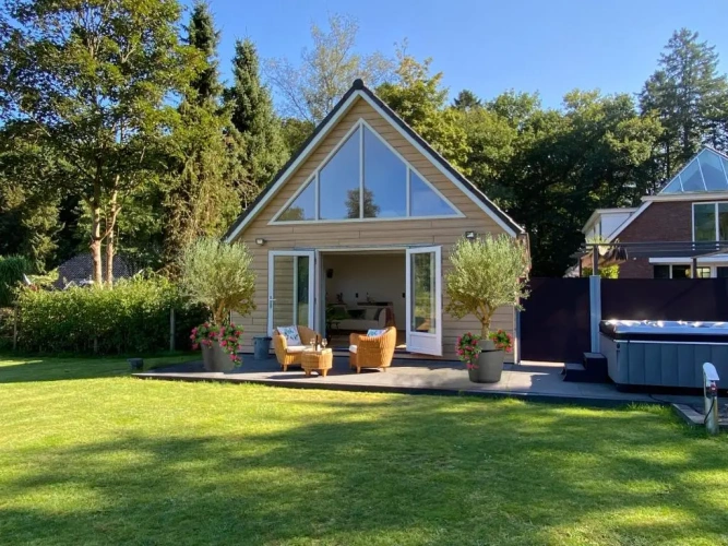 2 Bedrooms Cottage