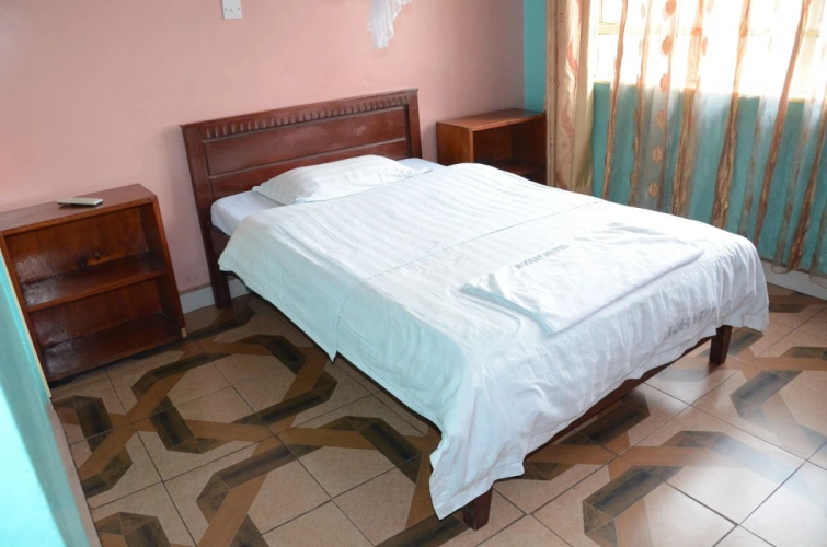Nyam Hotel