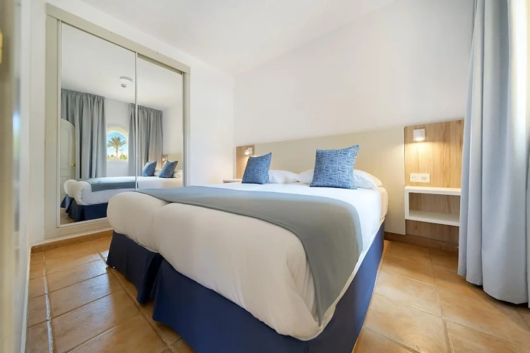 2 Bedrooms Classic room with balcony