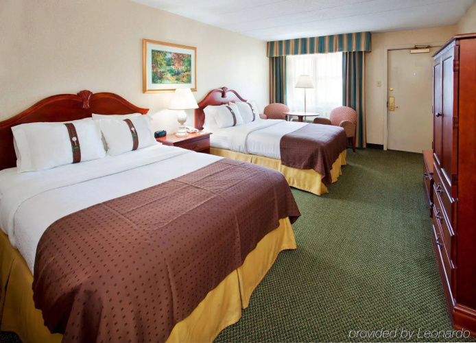 Holiday Inn St. Louis West Six Flags by IHG