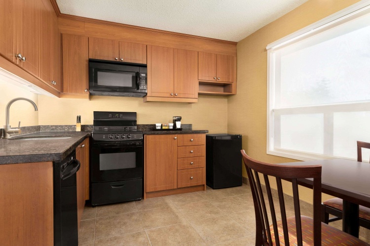 Travelodge by Wyndham Oshawa Whitby photo 17