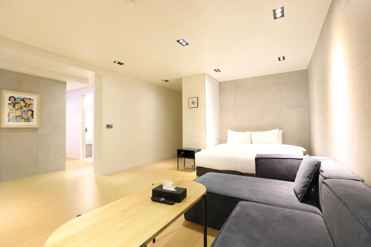 Hotel Intro