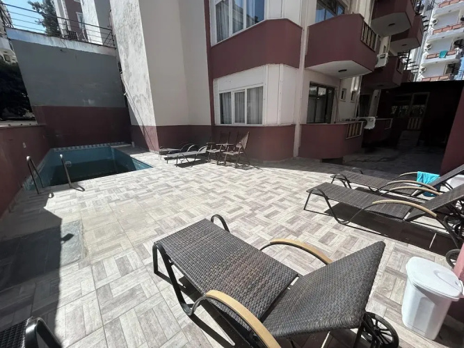 09 Royal Otel
