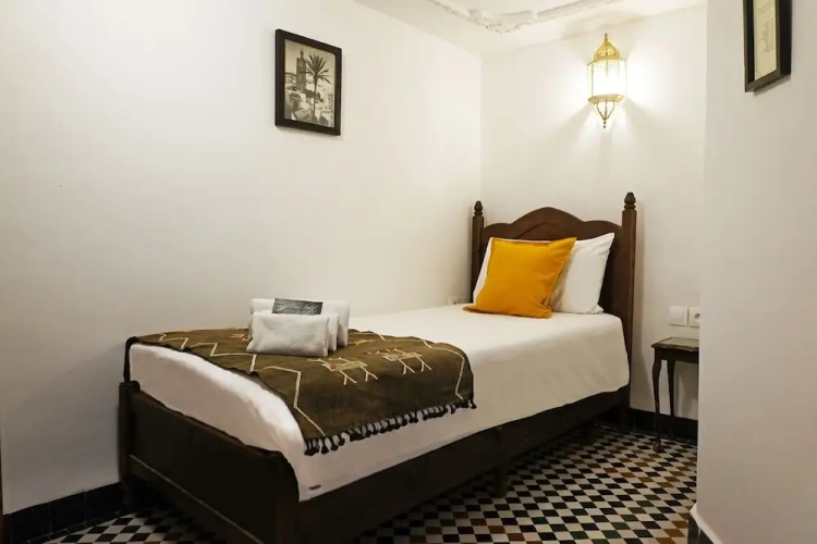 Economy Single room with courtyard view
