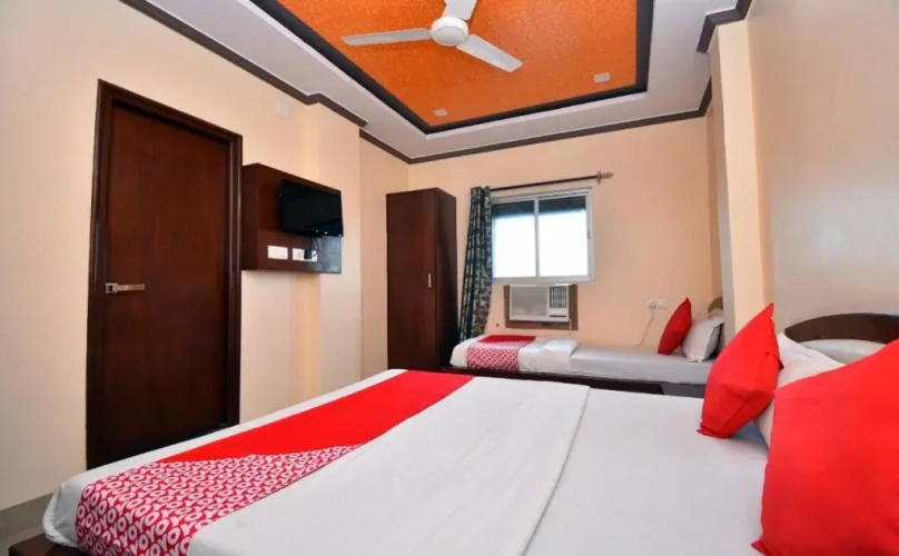 Hotel Shri Dev