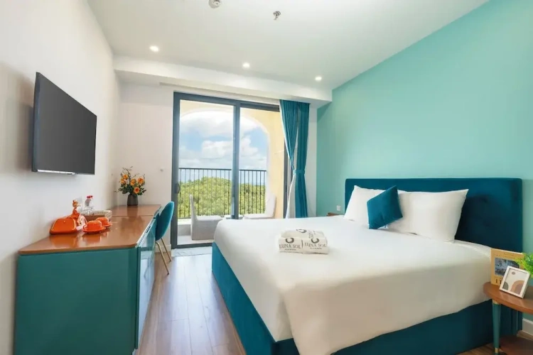 2 Bedrooms Deluxe Apartment with balcony and with mountain view