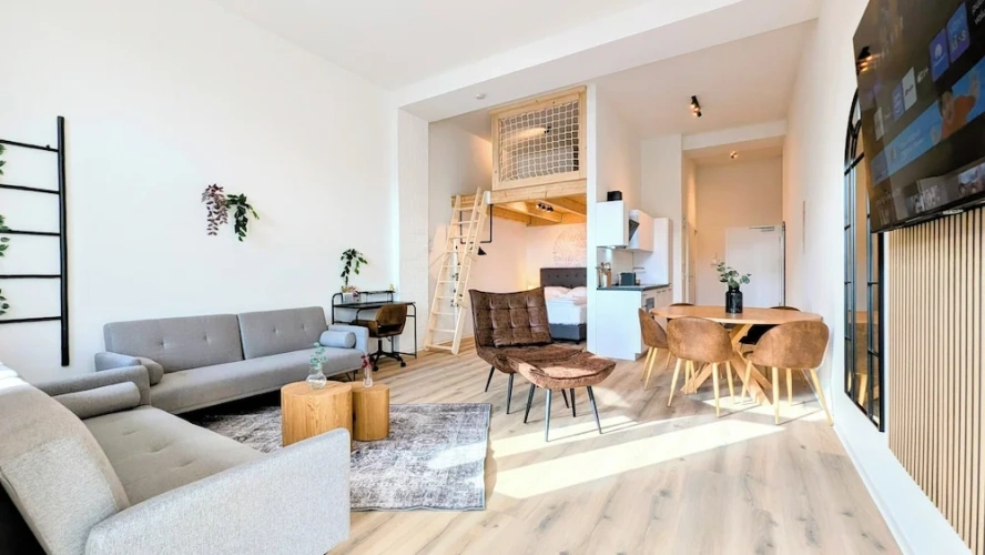 1 Bedroom Luxury Suite with balcony and with city view