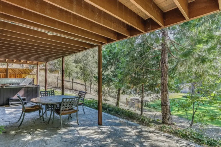 Rustic Oakhurst Retreat < 4 Mi to Bass Lake!