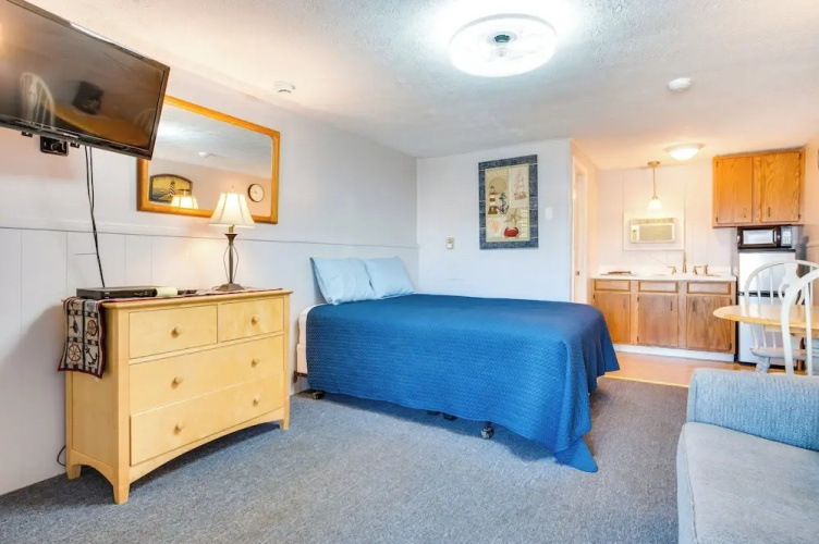 'beachfront 13' Condo on Old Orchard Beach