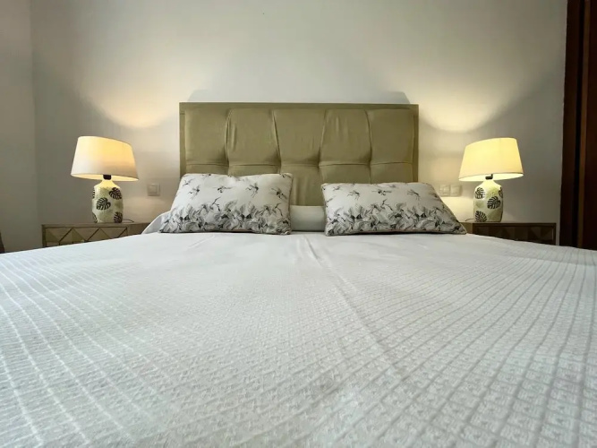 House - Sleeps 6 - Pool - Pet Friendly