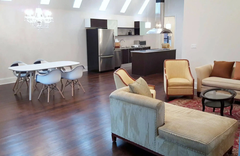 Stan Mansion Suite