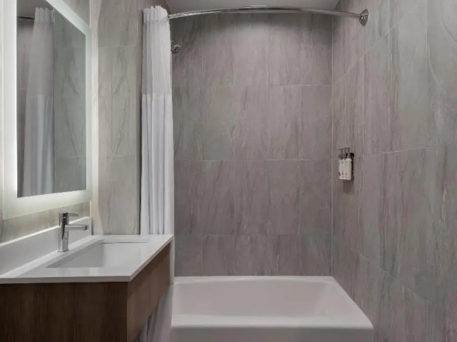Holiday Inn Express & Suites Bronx - NYC photo 10