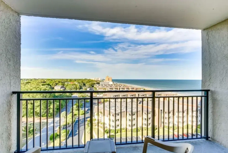 1 Bedroom Comfort room with balcony and with city view