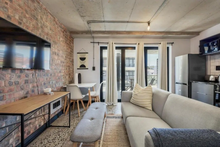 Apartment with balcony