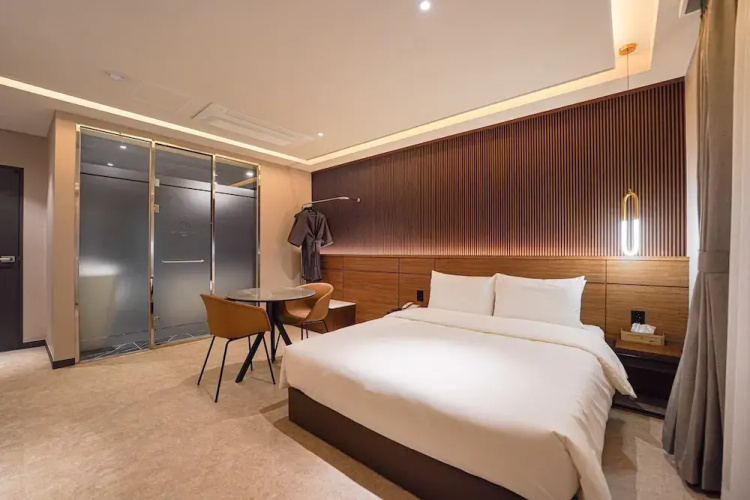 Urban Groove Hotel