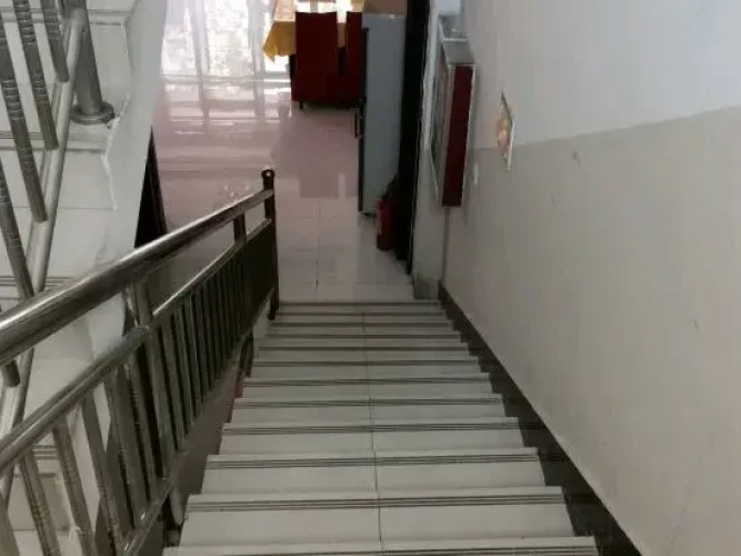 Nalati Puzhou Hotel